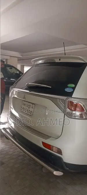 মিতসুবিশি আউটল্যান্ডার ২০১৬ পার্ল