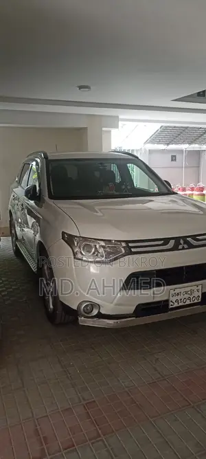 মিতসুবিশি আউটল্যান্ডার ২০১৬ পার্ল