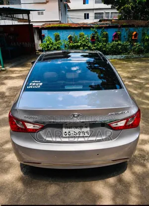 হুন্ডাই সোনাটা লিমিটেড ২.০টি ১৭ ইঞ্চি চাকা সহ (২.০এল ৪-সিলিন্ডার ৬-স্পিড অটোমেটিক) ২০১১ ধূসর