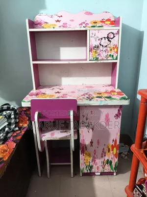 Flower Carton Wooden Reading Table With Chair for Kids