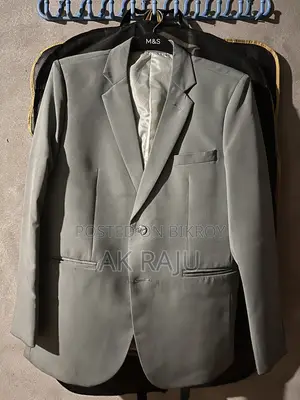 পুরুষদের জন্য উচ্চমানের ব্লেজার।