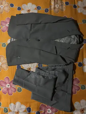 পুরুষদের জন্য উচ্চমানের ব্লেজার।
