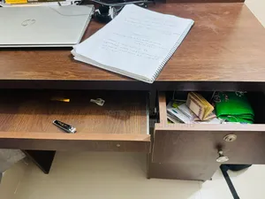 বিক্রি হবে: কম্পিউটার/পড়ার টেবিল