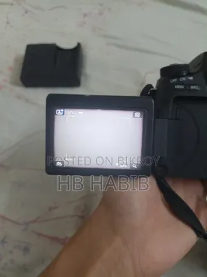 *Urgent Sell! Canon EOS 760D + 50mm F/1.8 Lens | Slight scratch is present