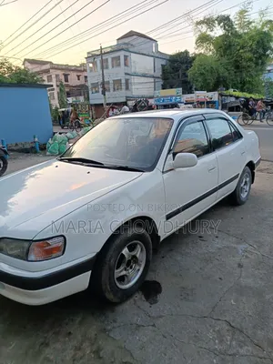 Toyota Corolla 1996 White