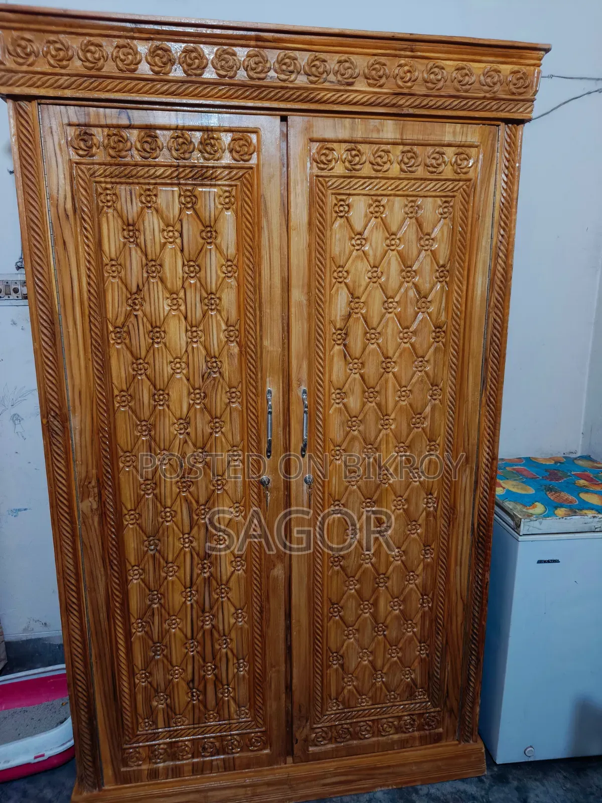 চিটাগং সেগুন কাঠের আলমারি