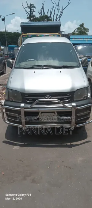 Toyota Noah 2001 Silver