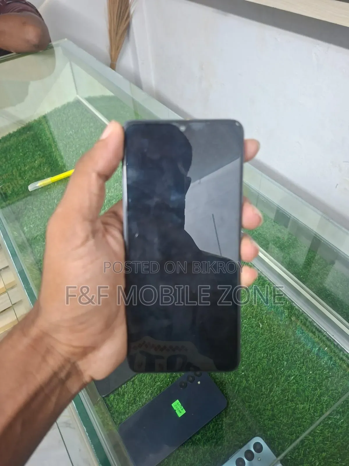 iQOO 128 GB Black