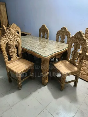 ডাইনিং টেবিল