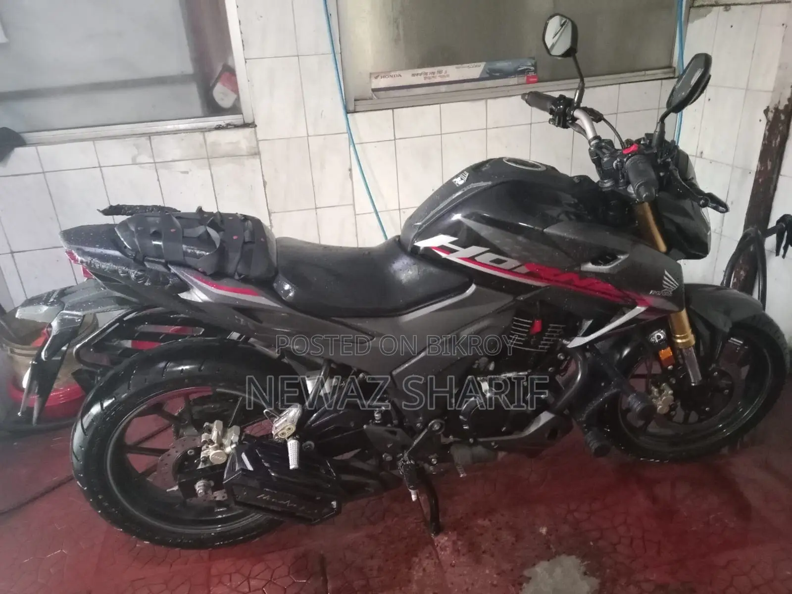 Honda Hornet 2025 Black