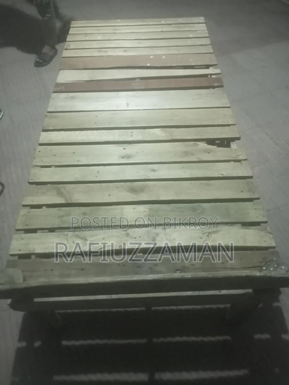 সিঙ্গেল কাঠের চৌকি