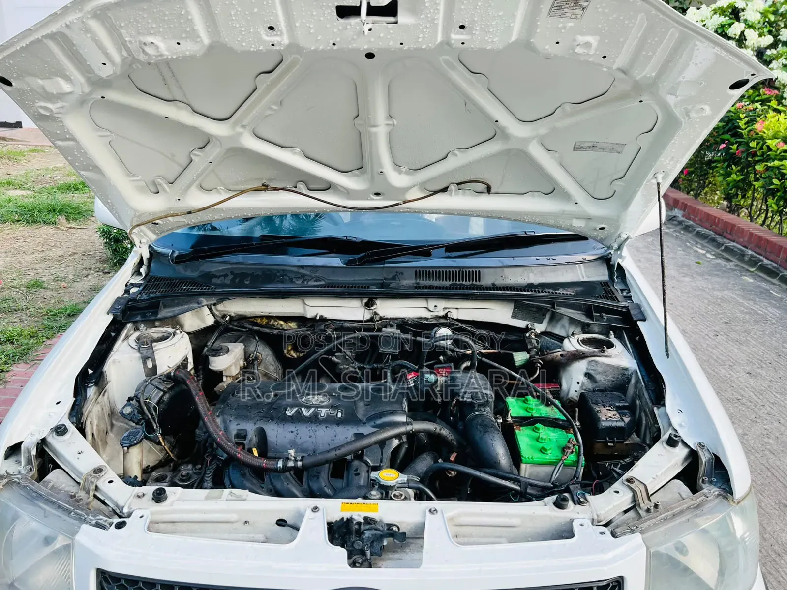 টয়োটা করোল্লা ২০০৩ সাদা