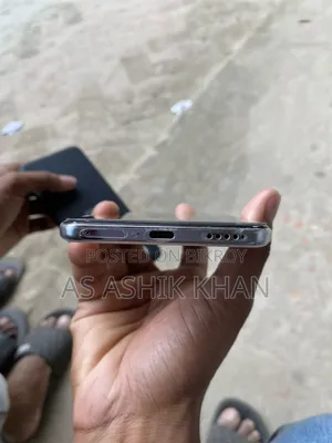অনার ২০০ ২৫৬ জিবি হোয়াইট