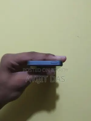 অ্যাপল আইফোন ৫ ১৬ জিবি নীল
