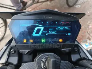 হিরো এক্সট্রিম ১২৫আর ২০২৫ ব্ল্যাক