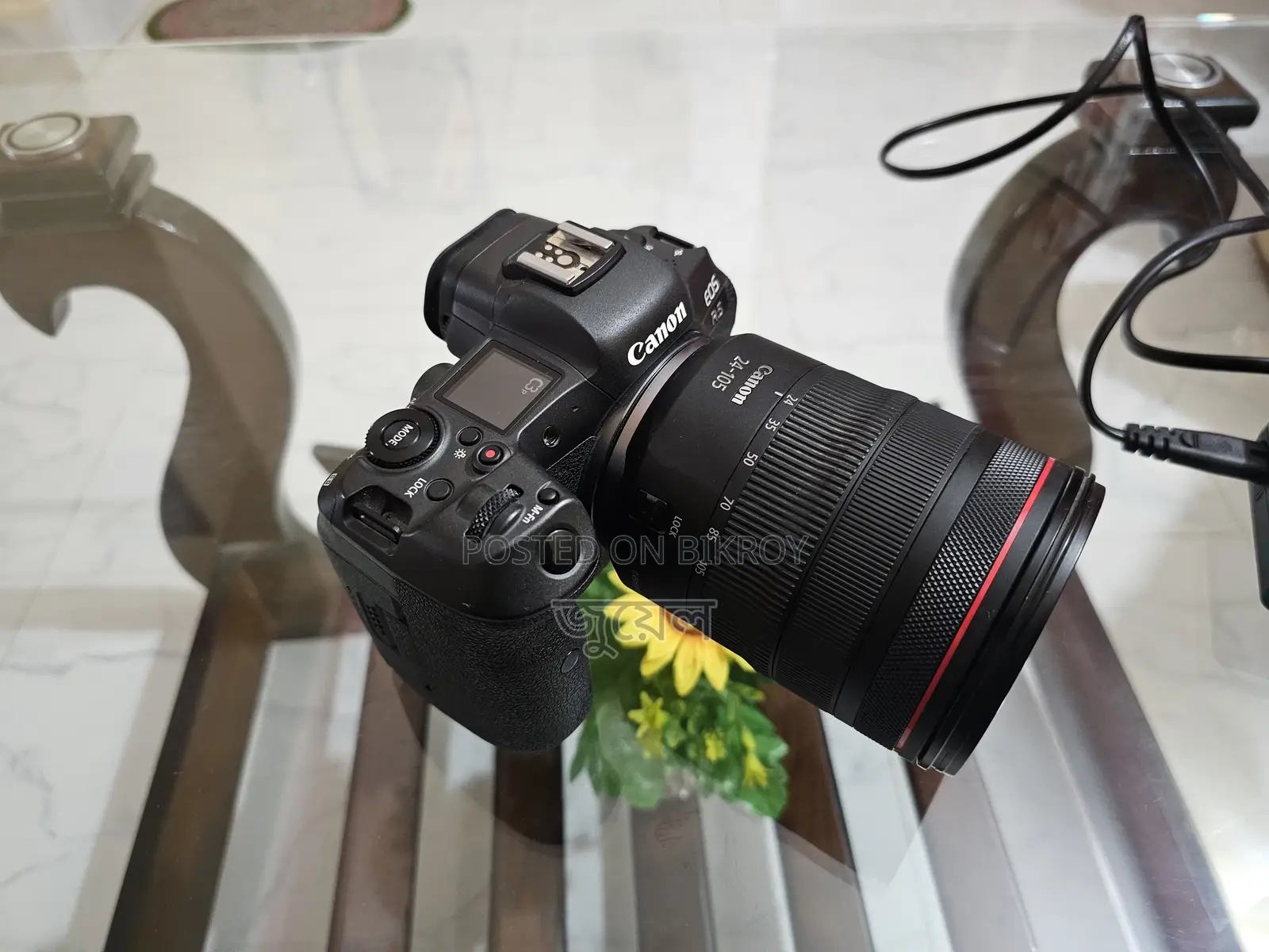 Canon EOS R5 Mirrorless Camera Paired With RF24-105mm F/4l IS USM Lens