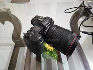 Canon EOS R5 Mirrorless Camera Paired With RF24-105mm F/4l IS USM Lens