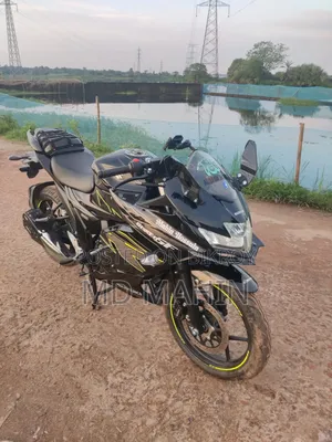 সুজুকি গিক্সার SF ২০২৫ ব্ল্যাক