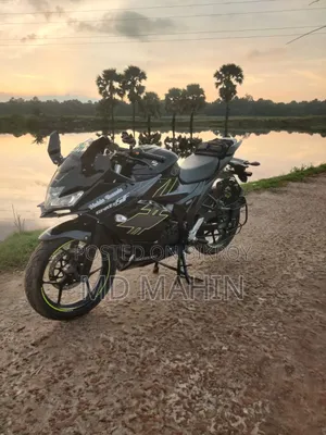 সুজুকি গিক্সার SF ২০২৫ ব্ল্যাক