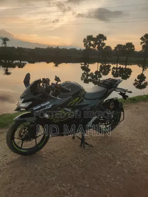 সুজুকি গিক্সার SF ২০২৫ ব্ল্যাক