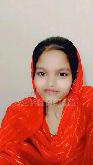 রিসেপশনিস্ট ফিমেল