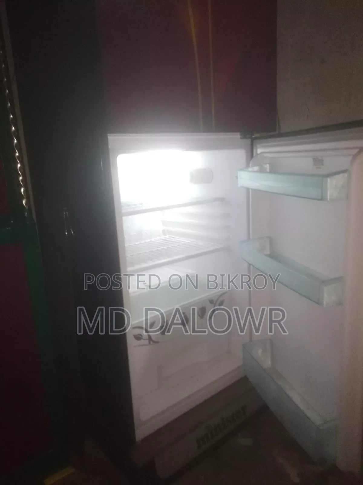 আমি একটি ফ্রিজ বিক্রি করতে চাই আমার টাকার খুব দরকার