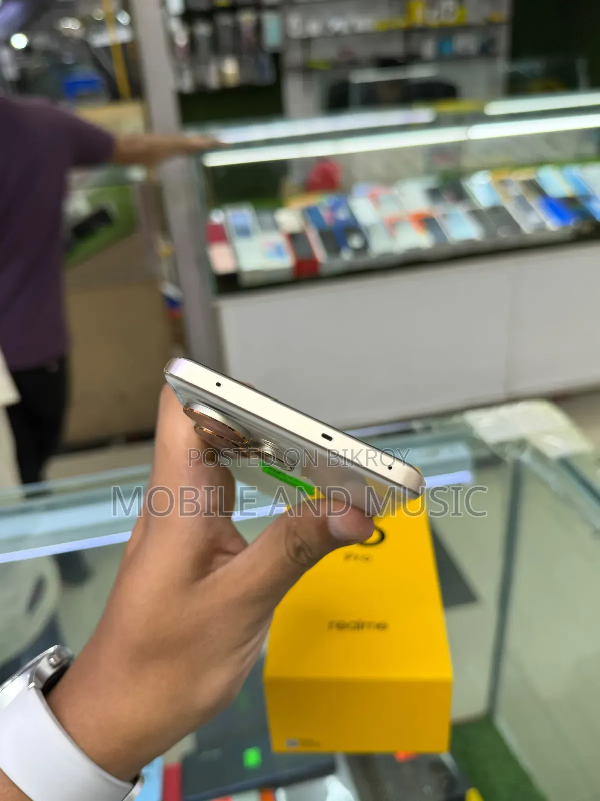 রিয়েলমি ২৫৬ জিবি গোল্ড
