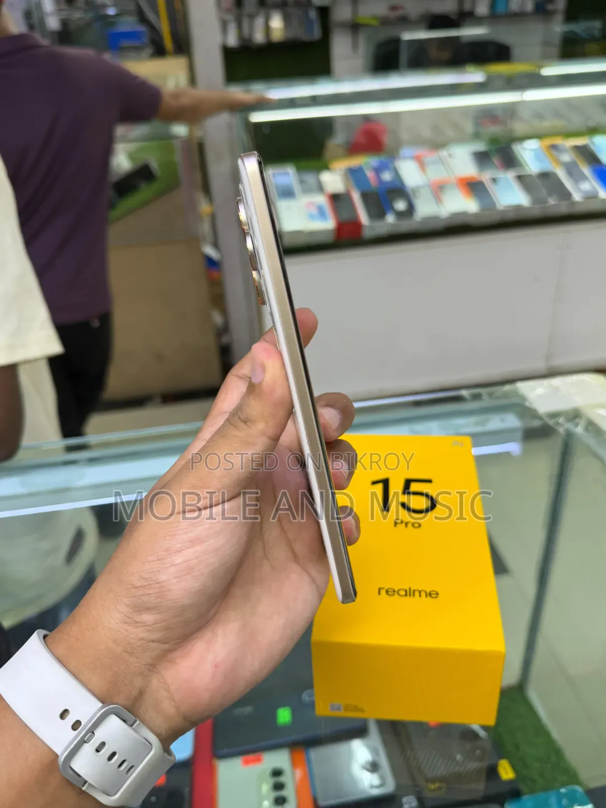 রিয়েলমি ২৫৬ জিবি গোল্ড