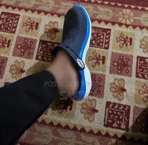 ক্রোকস বিক্রির জন্য