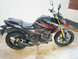 হোন্ডা হর্নেট ২.০ ২০২৪ ব্ল্যাক