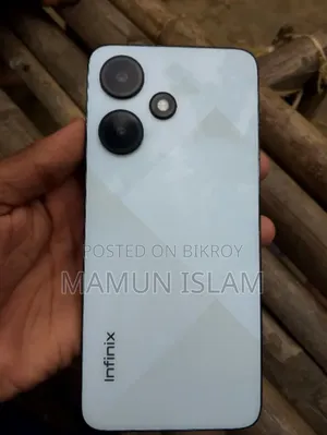 ইনফিনিক্স হট ৩০আই ১২৮ জিবি সাদা