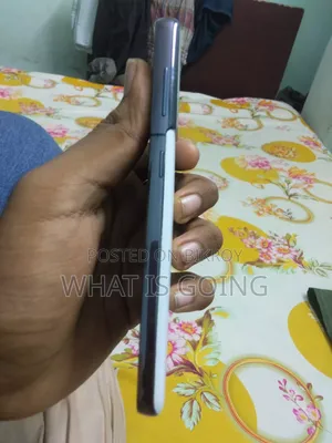 স্যামসাং গ্যালাক্সি এস২১ ৫জি ১২৮ জিবি সাদা