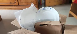 A 32-piece dinner set will be sold.