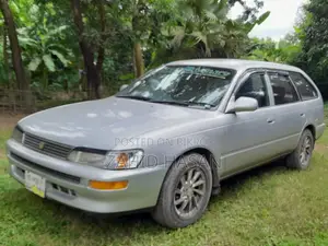 টয়োটা করোলা ২.০ লিটার হ্যাচব্যাক ২০০১ সিলভার