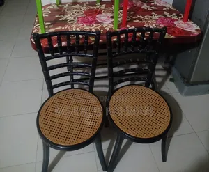 দুইটি চেয়ার ও টেবিলটি বিক্রি করা হবে