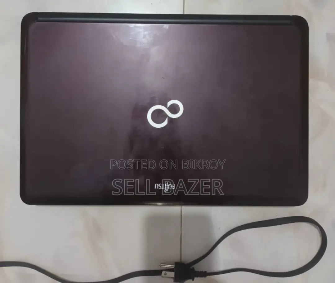 Laptop Fujitsu Lifebook AH530 4GB Intel Core I3 HDD 500GB
