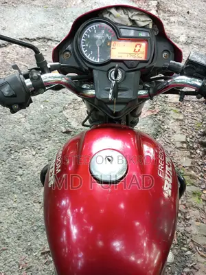 Runner Bullet 100 2017 Red
