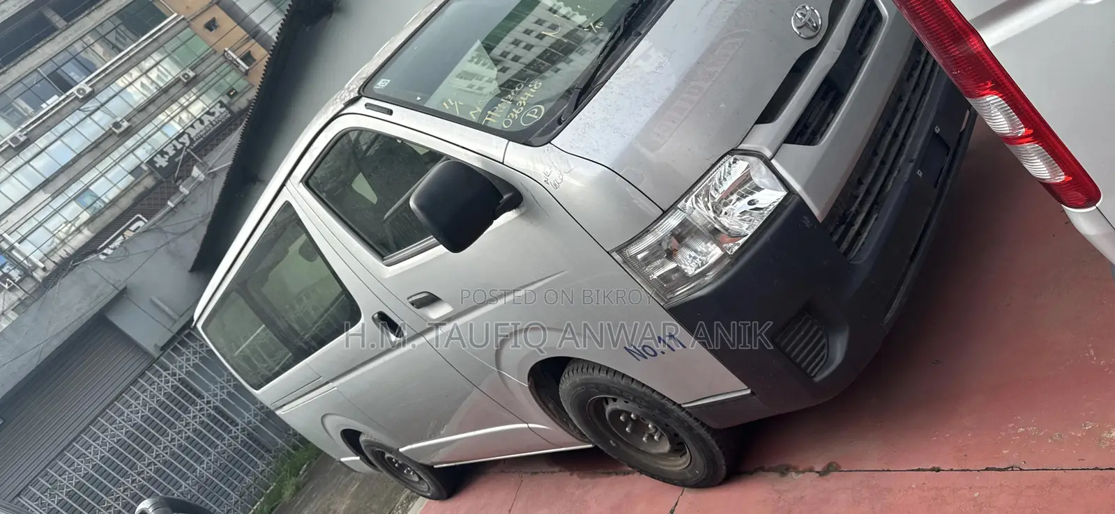 Toyota HiAce 2021 Silver