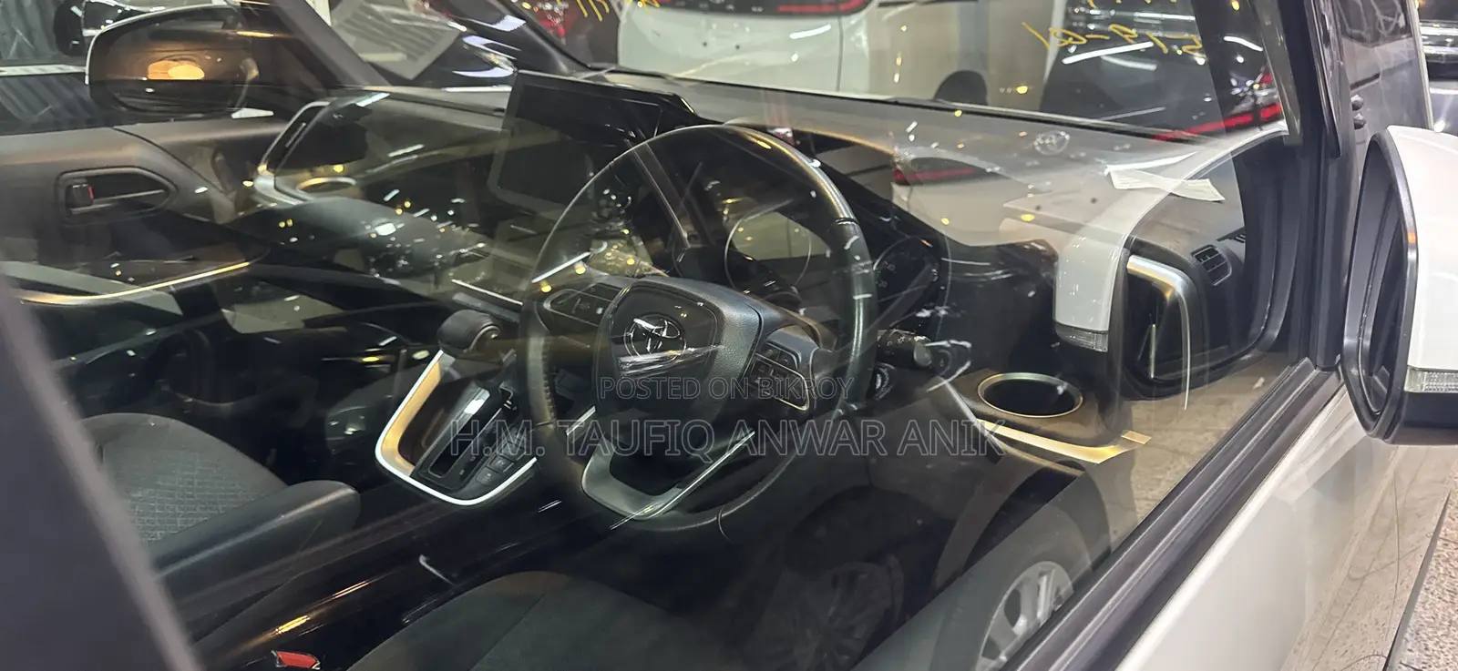 Toyota Noah 2022 Pearl