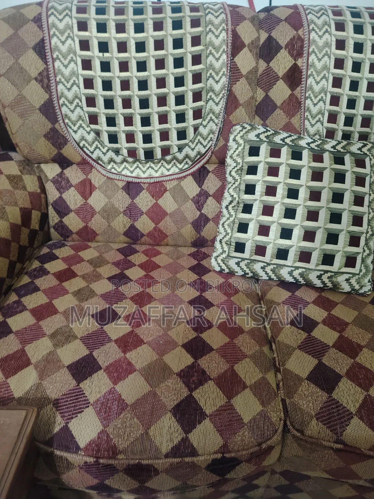 Showcase - Sofa