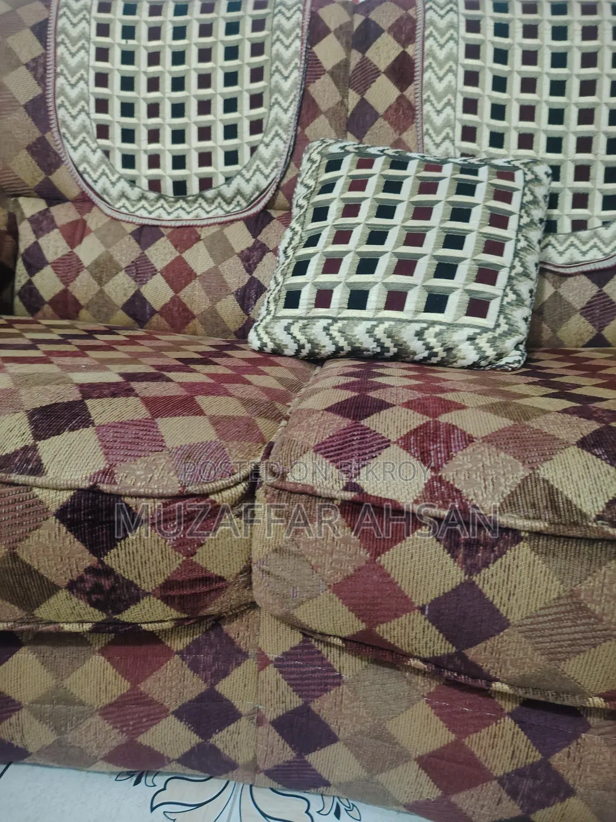 Showcase - Sofa