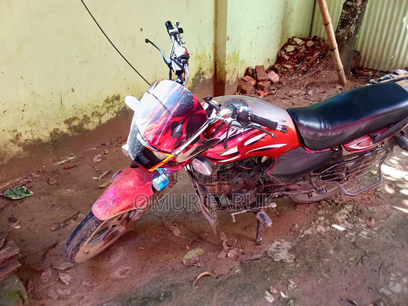 নতুন ইয়ামাহা ম্যাজেস্টি ২০১১ লাল