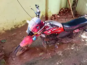 নতুন ইয়ামাহা ম্যাজেস্টি ২০১১ লাল