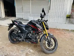 Honda Hornet 2.0 2025 Black