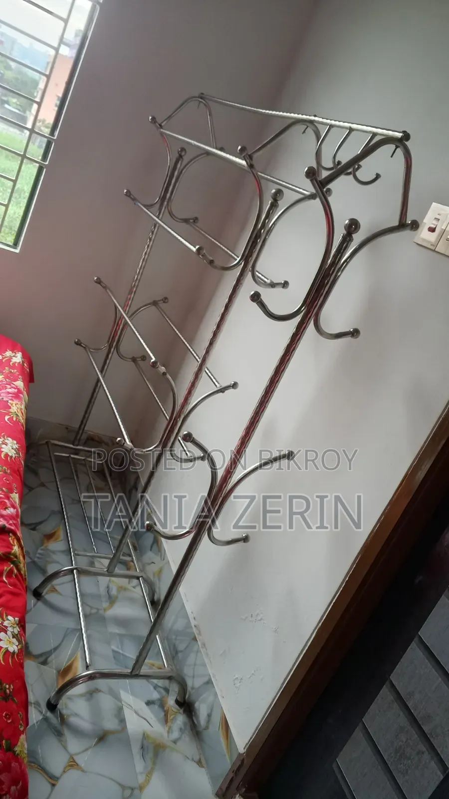 স্টিলের আলনা