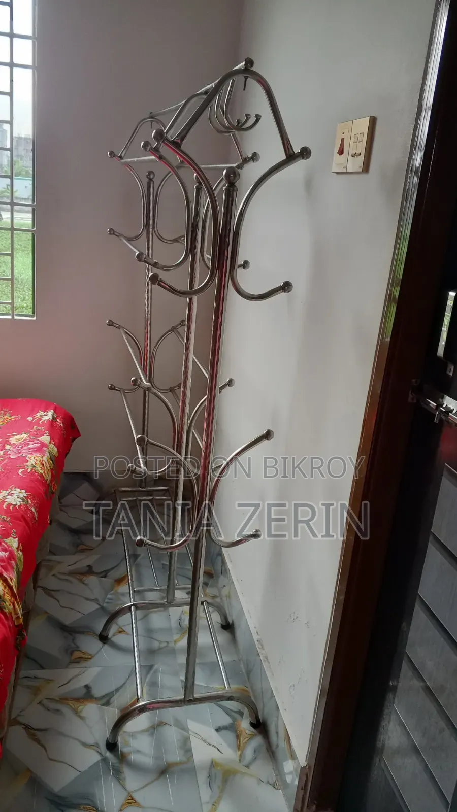 স্টিলের আলনা