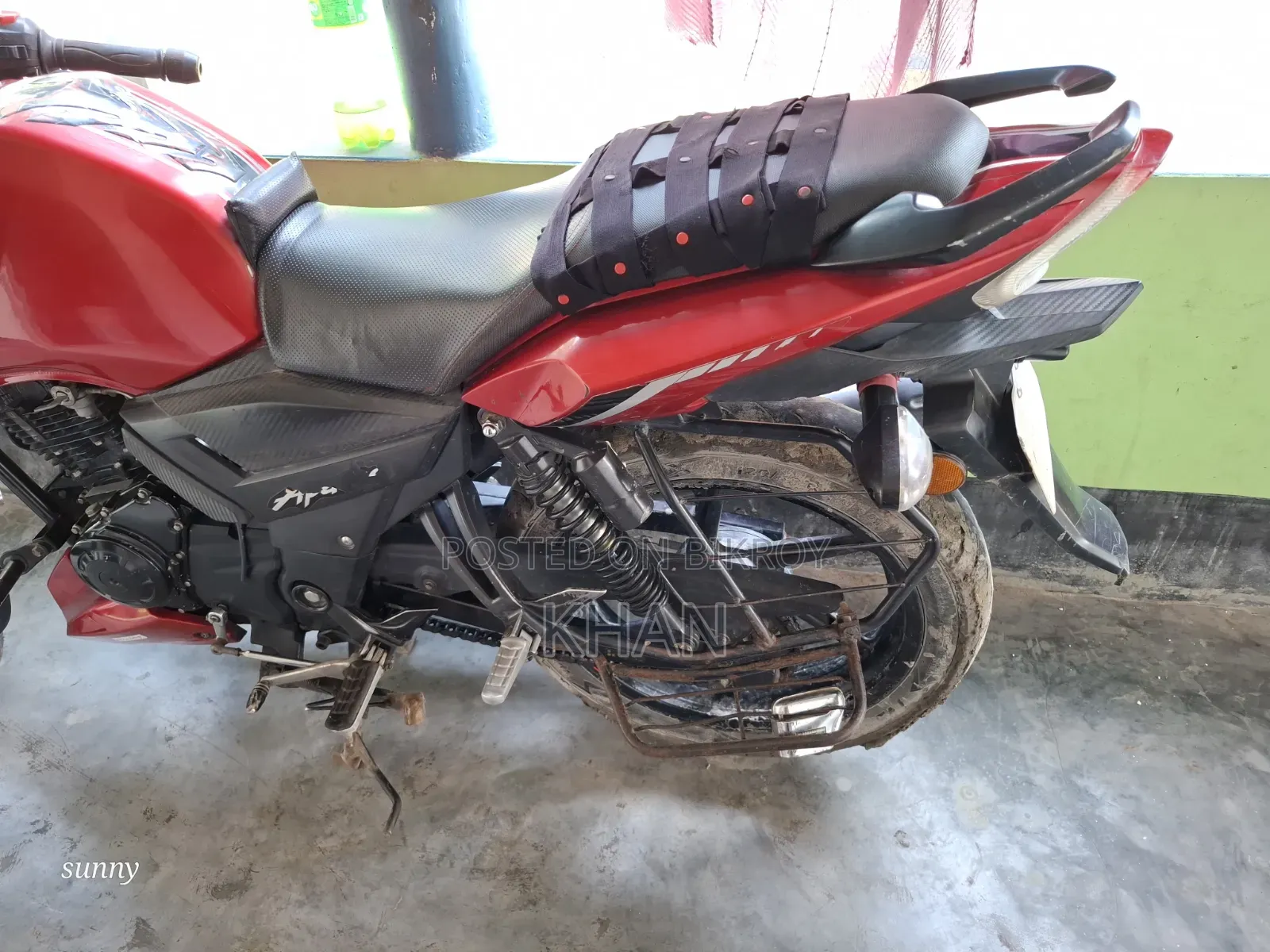 TVS Apache RTR 160 2V 2023 Red
