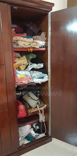 কেবিনেট ও আলমারি