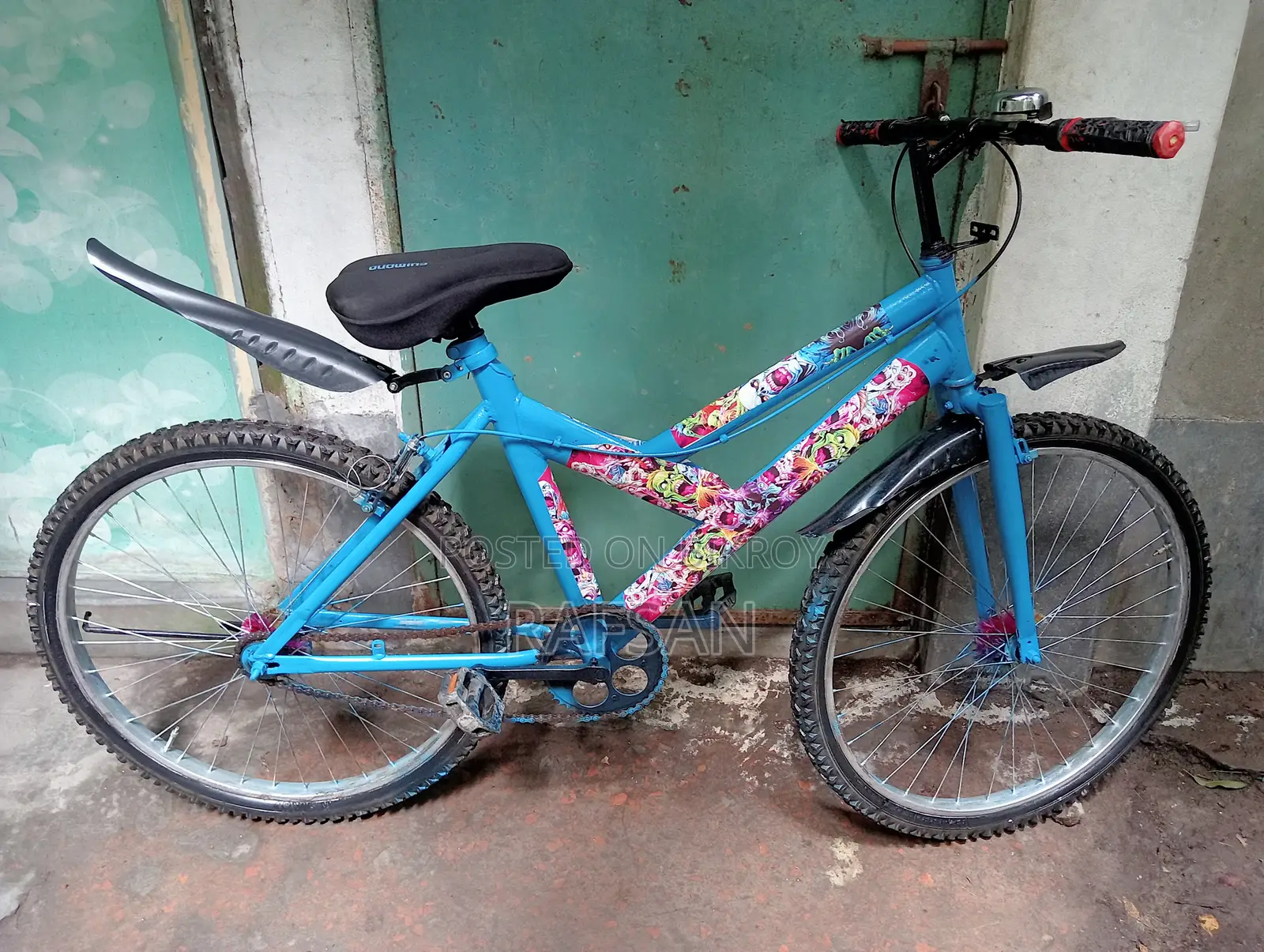 Willing to sell bicycle