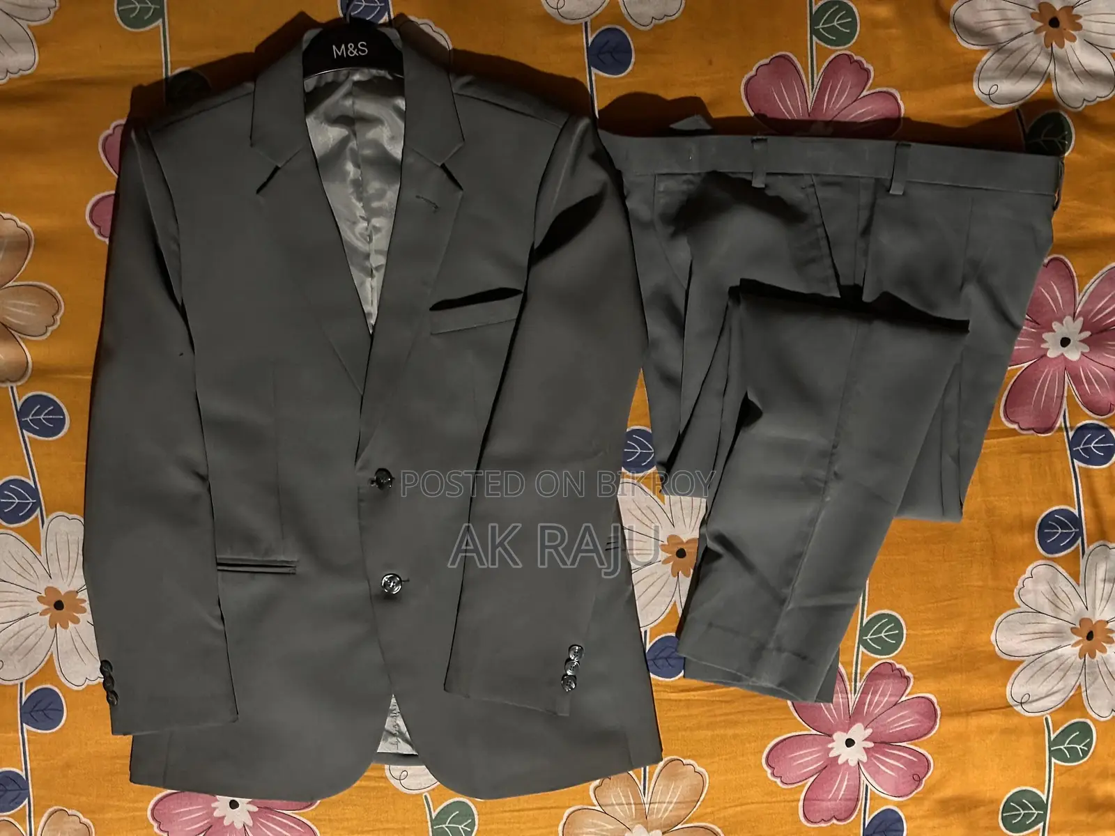 পুরুষদের জন্য উচ্চমানের ব্লেজার।